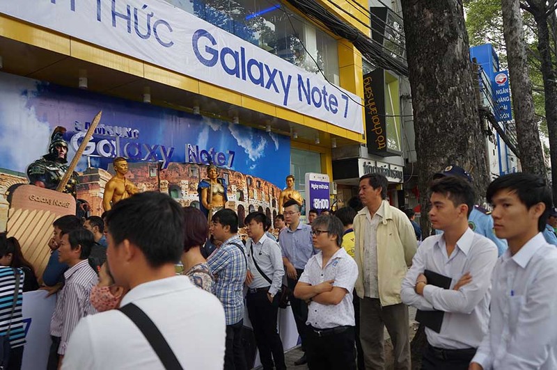 Ngung ban Samsung Galaxy Note 7, khach hang duoc boi thuong-Hinh-11
