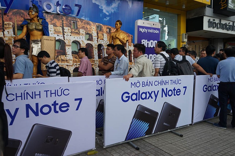 Ngung ban Samsung Galaxy Note 7, khach hang duoc boi thuong-Hinh-13