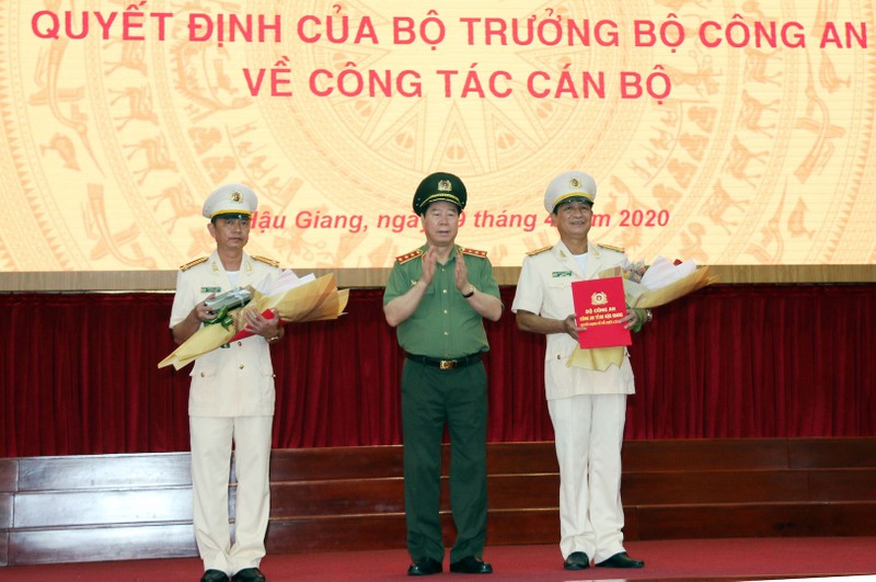 Thuong ta Huynh Viet Hoa giu chuc vu Giam doc Cong an Hau Giang