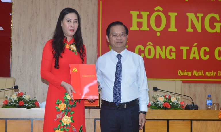 Khong chi tan Bi thu Quang Ngai, VN co nhieu quan nu duoc bo nhiem