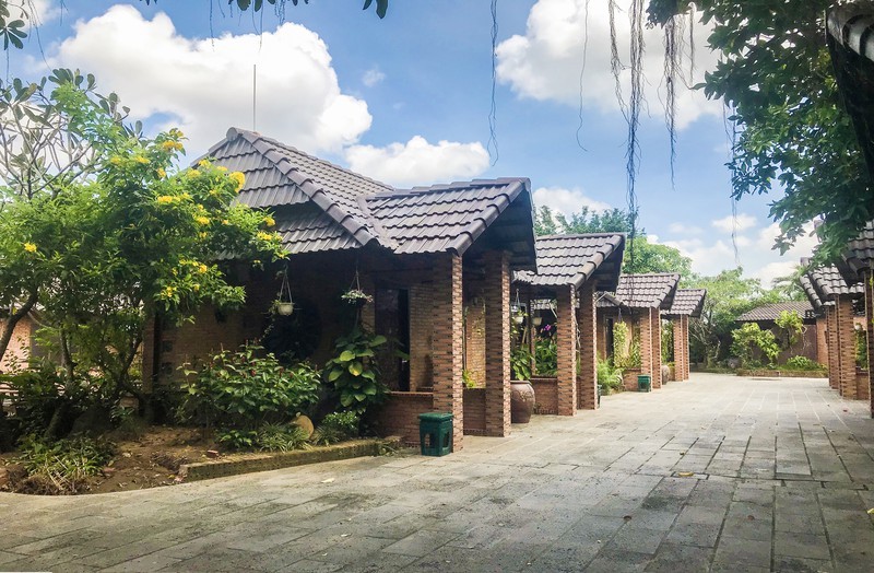Vu Gia Trang quan - Tram Chim Resort: Ky luat hang loat can bo-Hinh-2