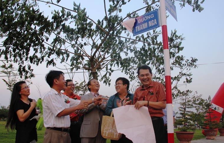 Huu Chau roi lẹ du le dat ten duong NSUT Thanh Nga-Hinh-12