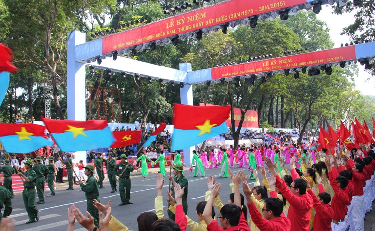 Mãn nhãn lẽ tỏng duyẹt diẽu binh, diẽu hành kỷ niẹm 30/4-Hinh-2