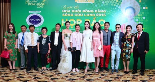 Ca si Dam Vinh Hung lam giam khao Hoa khoi DBSCL 2015-Hinh-3