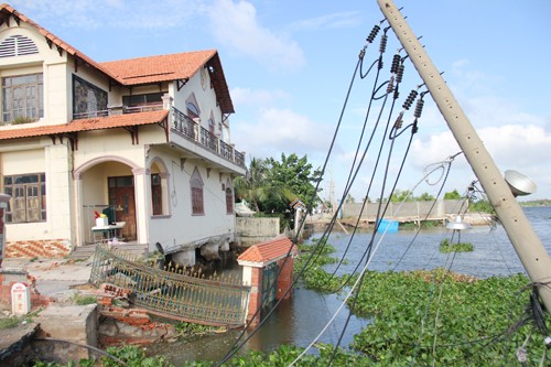 Sat lo nghiem trong, nhieu nha dan TP HCM troi song