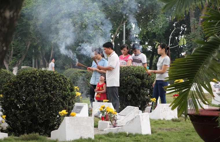 Hang nghin nguoi thap nen tri an cac Anh hung liet si-Hinh-4