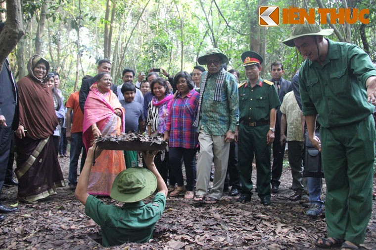 Tong thong Bangladesh deo khan ran tham dia dao Cu Chi-Hinh-9