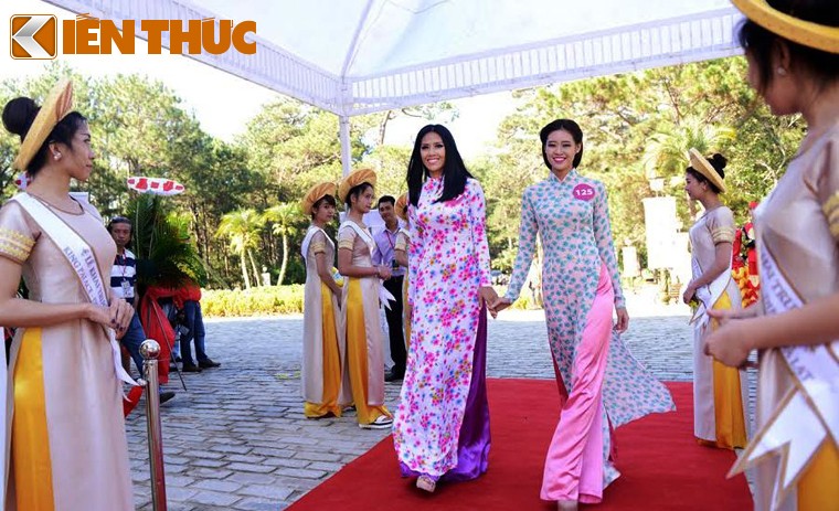 Thi sinh Hoa hau Hoan vu dep thuot tha voi ao dai-Hinh-2