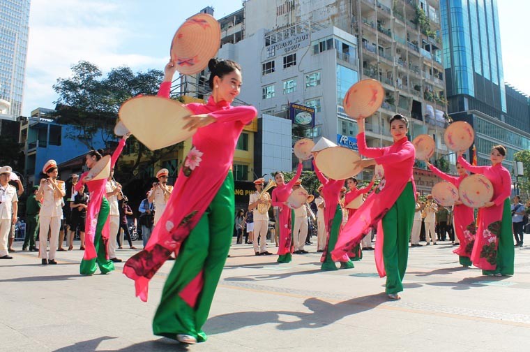 Hinh anh doan Quan nhac Canh sat cac nuoc bieu dien nhac hoi-Hinh-4