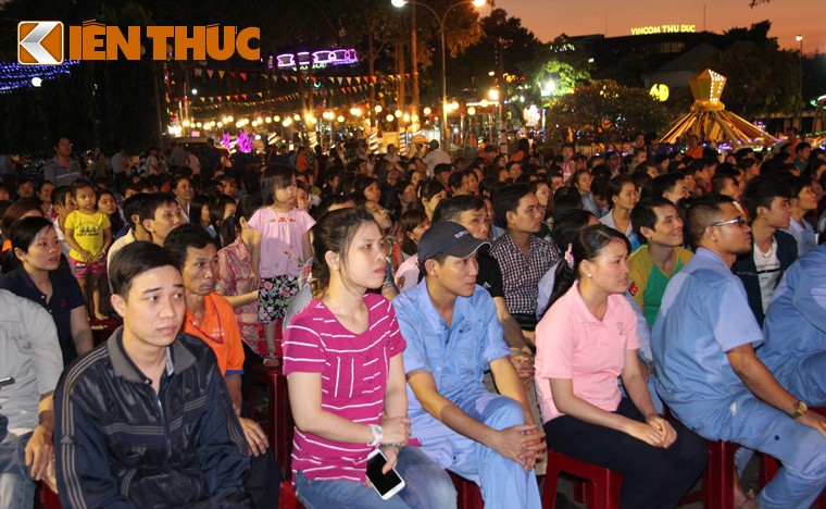 31.000 cong nhan duoc tang ve xe ve que don Tet-Hinh-2
