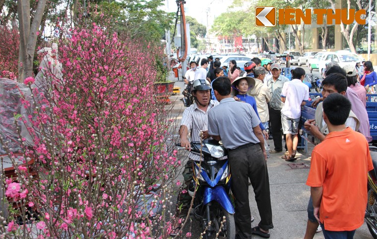 Khong khi tet tran ngap pho phuong Ha Noi, Sai Gon-Hinh-9