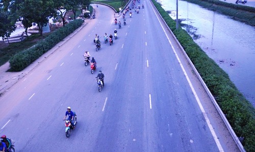 Bat dau ky nghi Tet duong lich Giao thong nhieu noi dong danh-Hinh-4