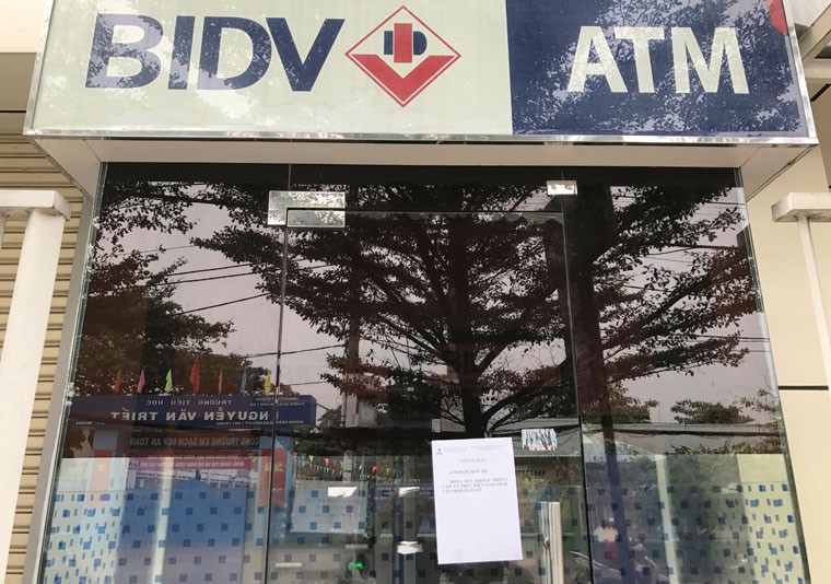 Hang loat may ATM BIDV, VIB, TP Bank ngung hoat dong ngay giap Tet