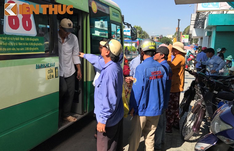 Anh: Ngay cuoi cung o tram xe buyt lon nhat Sai Gon-Hinh-3