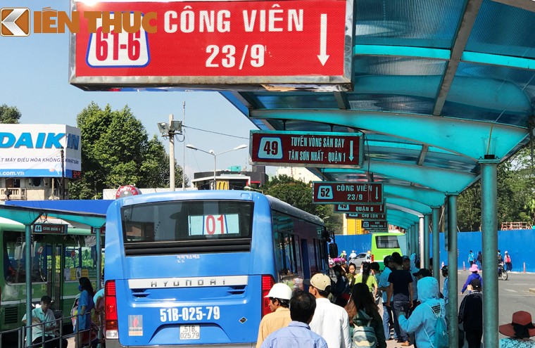 Anh: Ngay cuoi cung o tram xe buyt lon nhat Sai Gon-Hinh-4
