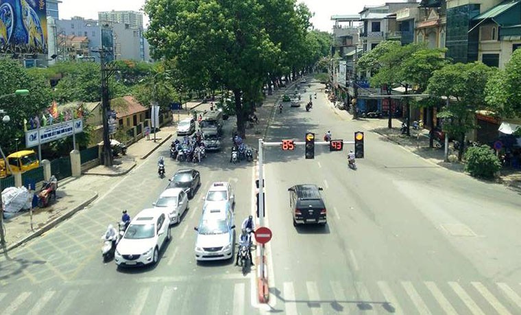 Anh: Ha Noi nang do lua, Sai Gon lai mua trang troi-Hinh-2