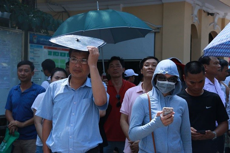 Anh: Ha Noi nang do lua, Sai Gon lai mua trang troi-Hinh-3