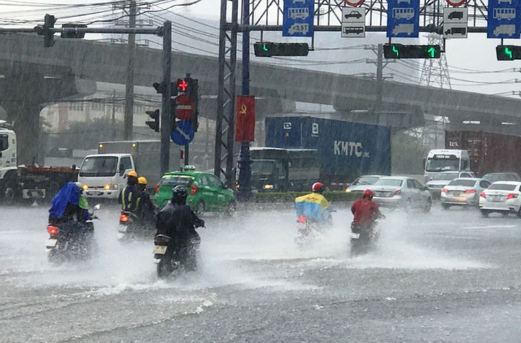 Anh: Ha Noi nang do lua, Sai Gon lai mua trang troi-Hinh-7