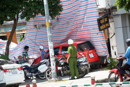 Nguoi dap pha hang loat oto Grabcar o Sai Gon khai gi?-Hinh-3