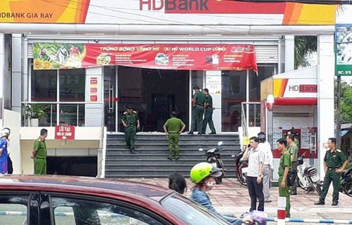 Tren duong thao chay, ke cuop ngan hang HDBank lam roi vai 40 trieu-Hinh-2