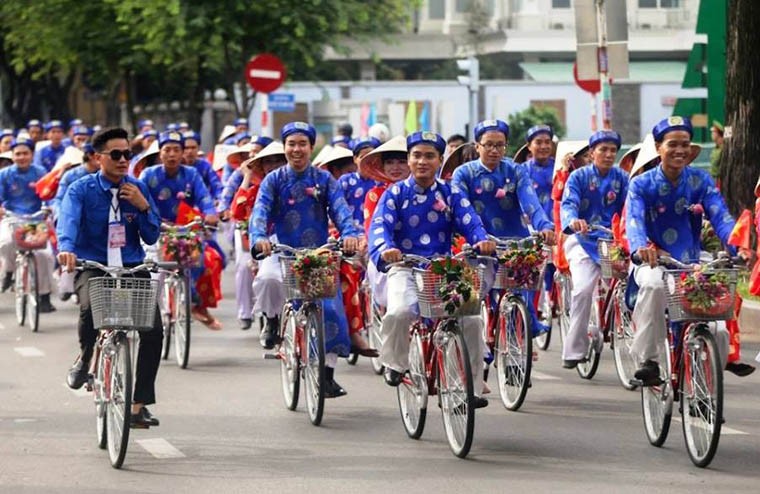 100 doi uyen uong rang ngoi trong le cuoi dung ngay 2/9-Hinh-2