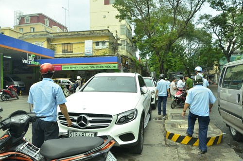 PCT Hai muon ha chuc CT phuong vi de "lot" bai xe khong phep-Hinh-3