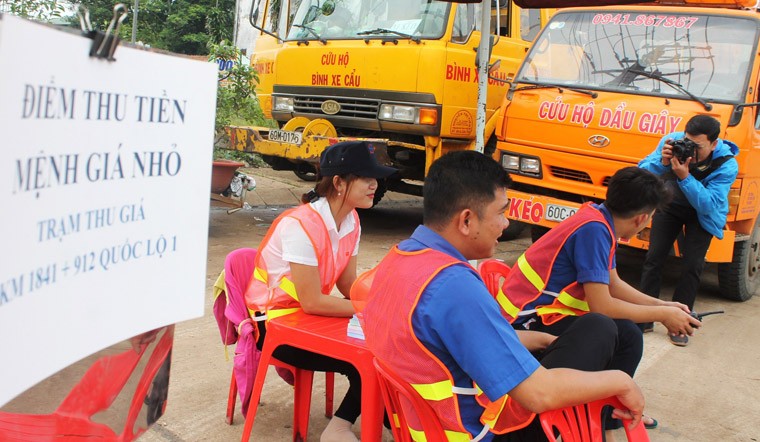 Canh sat day dac ngay dau tram BOT Bien Hoa thu phi tro lai-Hinh-6