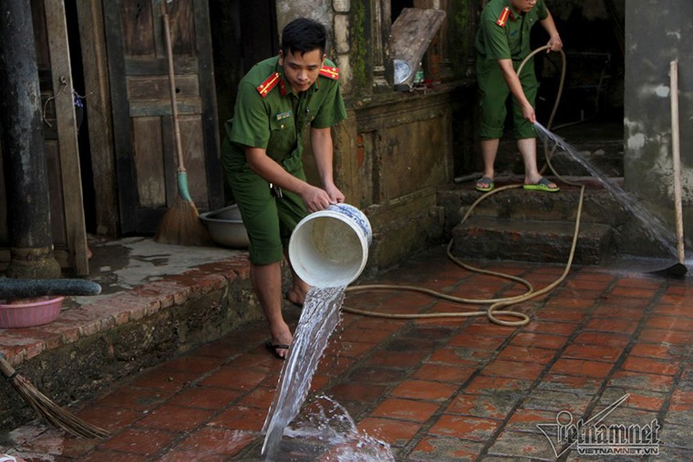 Ngap lut o Chuong My: Nuoc da rut, khan truong phong chong dich benh-Hinh-4