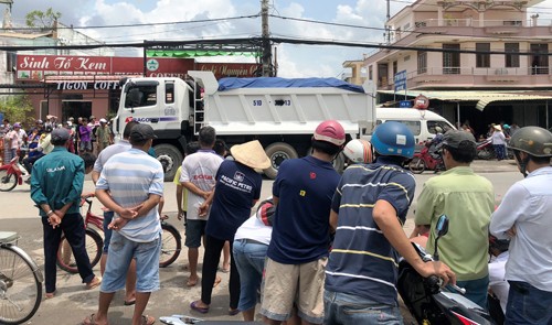 TP HCM: Be gai lop 4 bi tong tu vong sau khi tan truong