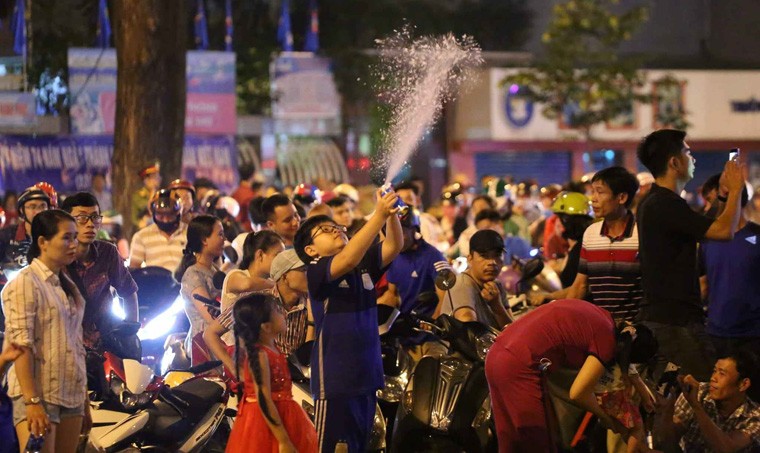 TP HCM: “Bien nguoi” do ra duong don Giang sinh 2018-Hinh-20