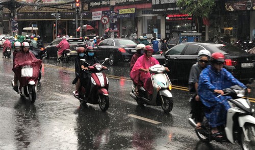 Ngay dau ky nghi Tet Duong lich, Sai Gon mua tam ta