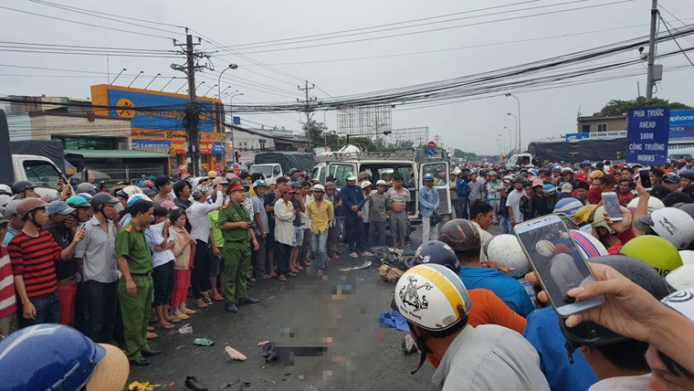 Container tong nhieu xe may o Long An: Chuyen tro ve khung khiep sau ky nghi-Hinh-4