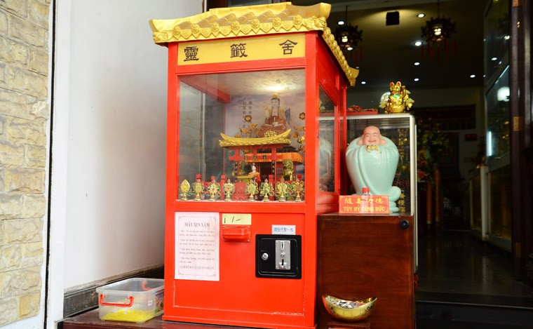 Chùa Vạn Phật Quận 5 Ngôi chùa nhận kỷ lục Việt Nam với hơn 10000 tượng  Phật