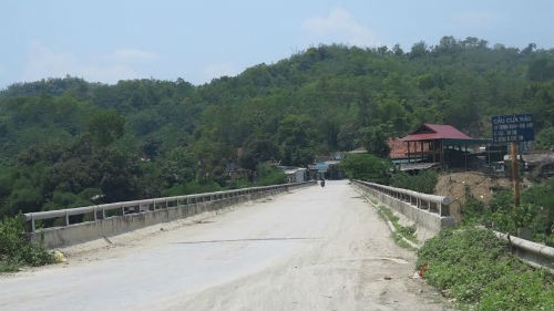 Song Lam tro day, nguoi Nghe An quay cuong vi nang nong-Hinh-5