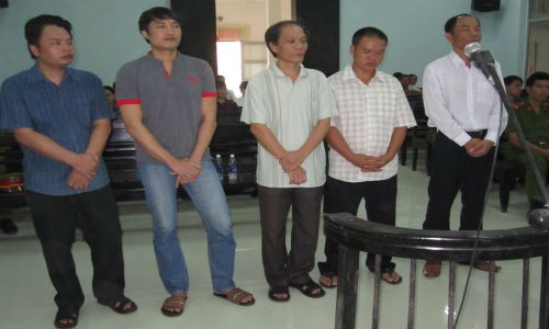 Nguyen Truong CA huyen an chan ky nam bi de nghi 8 nam tu