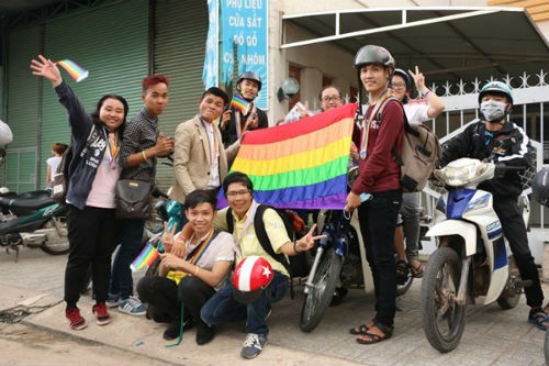 Ung ho cong dong LGBT: Co luc sac phu kin Tay Ninh-Hinh-5