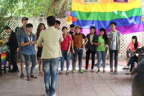 Ung ho cong dong LGBT: Co luc sac phu kin Tay Ninh-Hinh-6