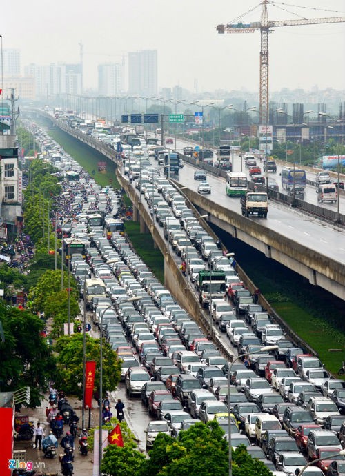 Mot loat tuyen duong o Ha Noi bi un tac keo dai hang km-Hinh-2