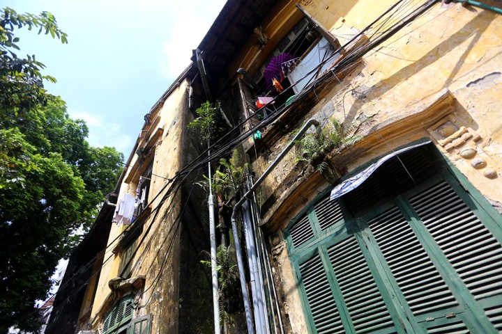 Cuoc song ben trong nhung ngoi biet thu “doa sap” tai Ha Noi-Hinh-8