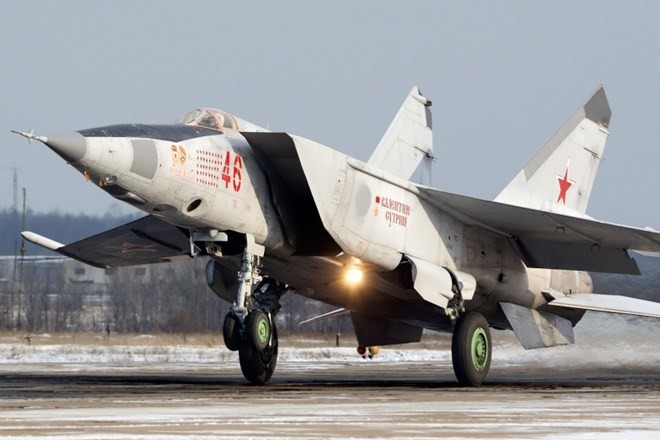 Soi “sat thu chien dau” tiem kich MiG - 25 cua Lien Xo