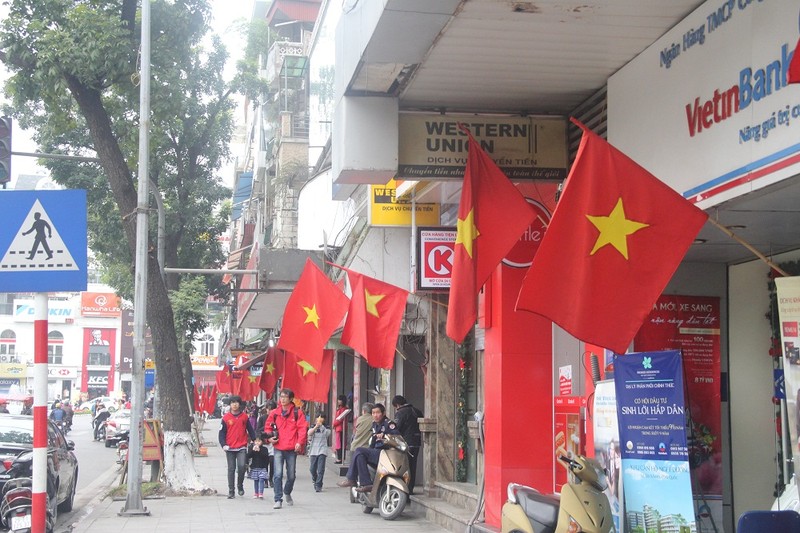 Ha Noi trang hoang ruc sang mung DH Dang lan thu XII-Hinh-4