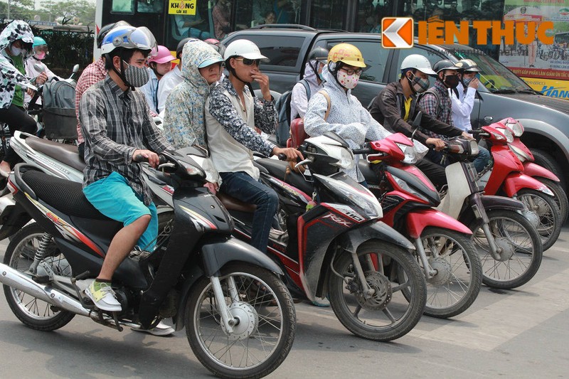 Xem nguoi dan Ha Noi quay cuong trong dot nang nong dau mua