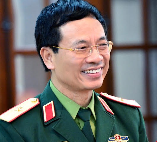 Chan dung Thieu tuong - Uy vien Quan uy Trung uong dau tien la CEO