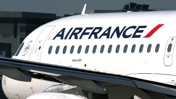 Duc bi mat mot thung dan tren chuyen bay cua Air France