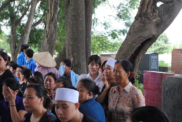 Nghen long phut tien dua nu sinh DH Ngoai thuong-Hinh-2