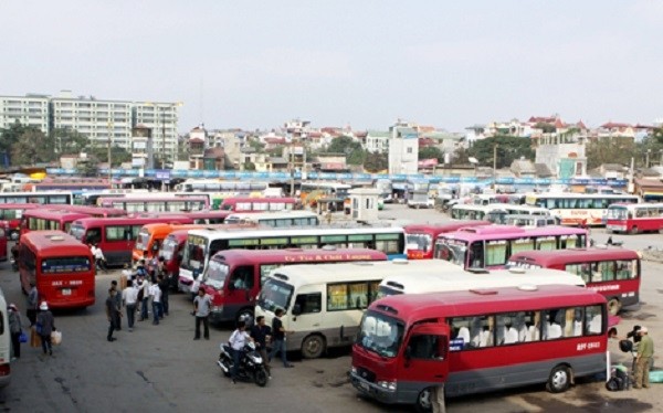 Ha Noi quyet dinh dieu chuyen tuyen xe khach du nha xe phan doi