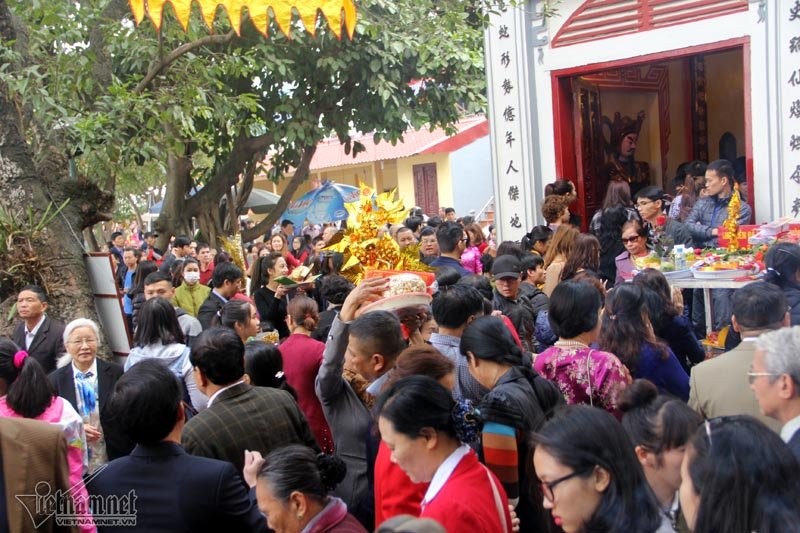 Ha Noi: Bien nguoi chen chan di le dau nam-Hinh-10