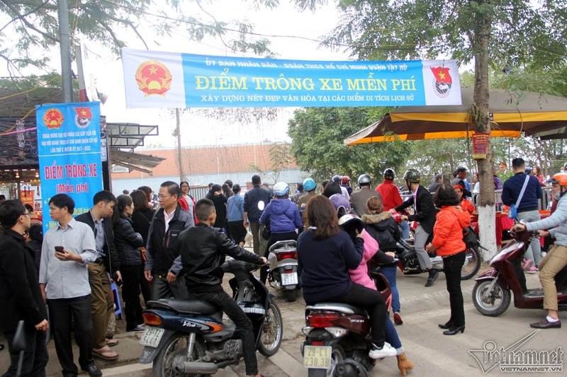 Ha Noi: Bien nguoi chen chan di le dau nam-Hinh-14