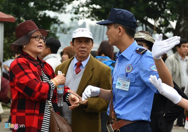 Ban to chuc le hoi hoa hong phai khac phuc hinh anh chua dep