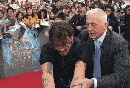 Fan phat cuong khi Johnny Depp va Orlando Bloom xuat hien-Hinh-3